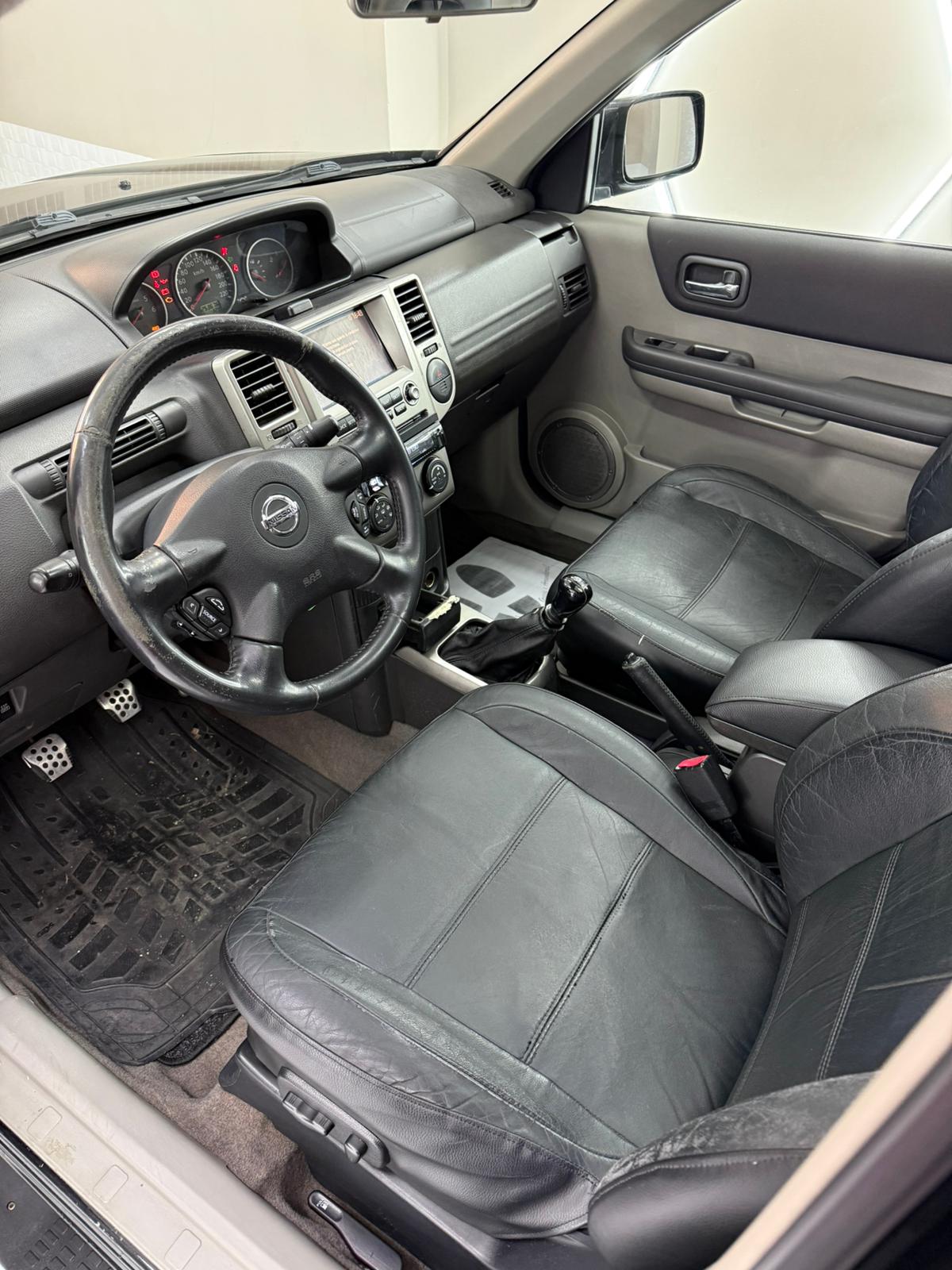 
Nissan X-Trail LX 2.2 dci full									