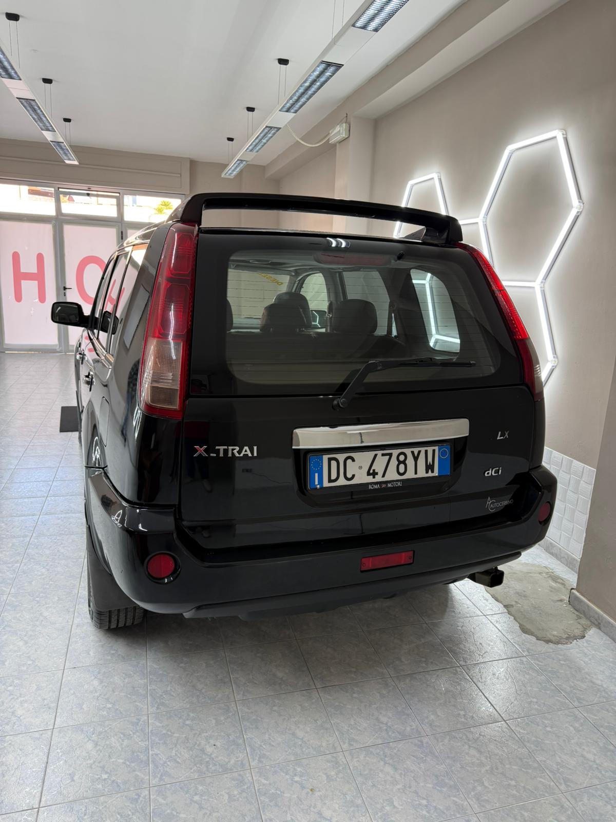 
Nissan X-Trail LX 2.2 dci full									