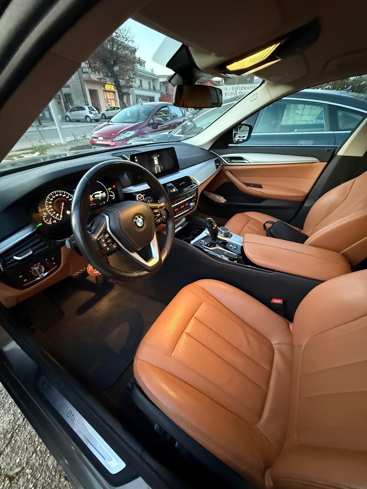 
BMW 520d G31 190 cv full									