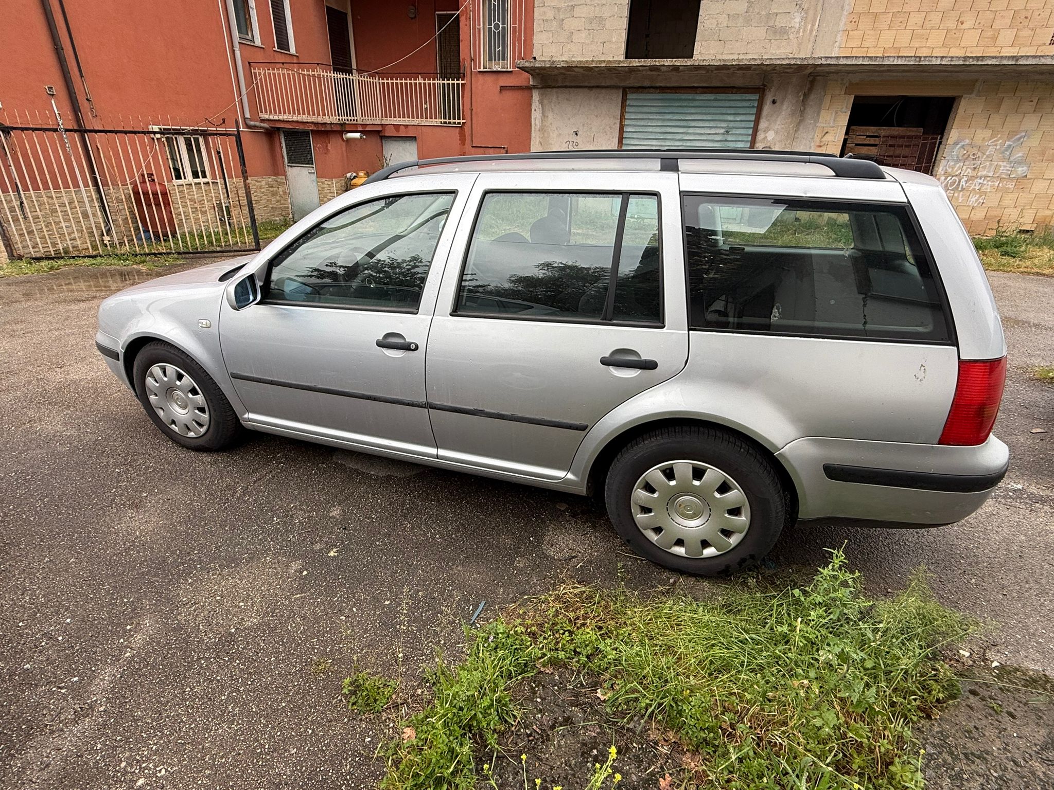 
VOLKSWAGEN golf IV variant 1.6 full									
