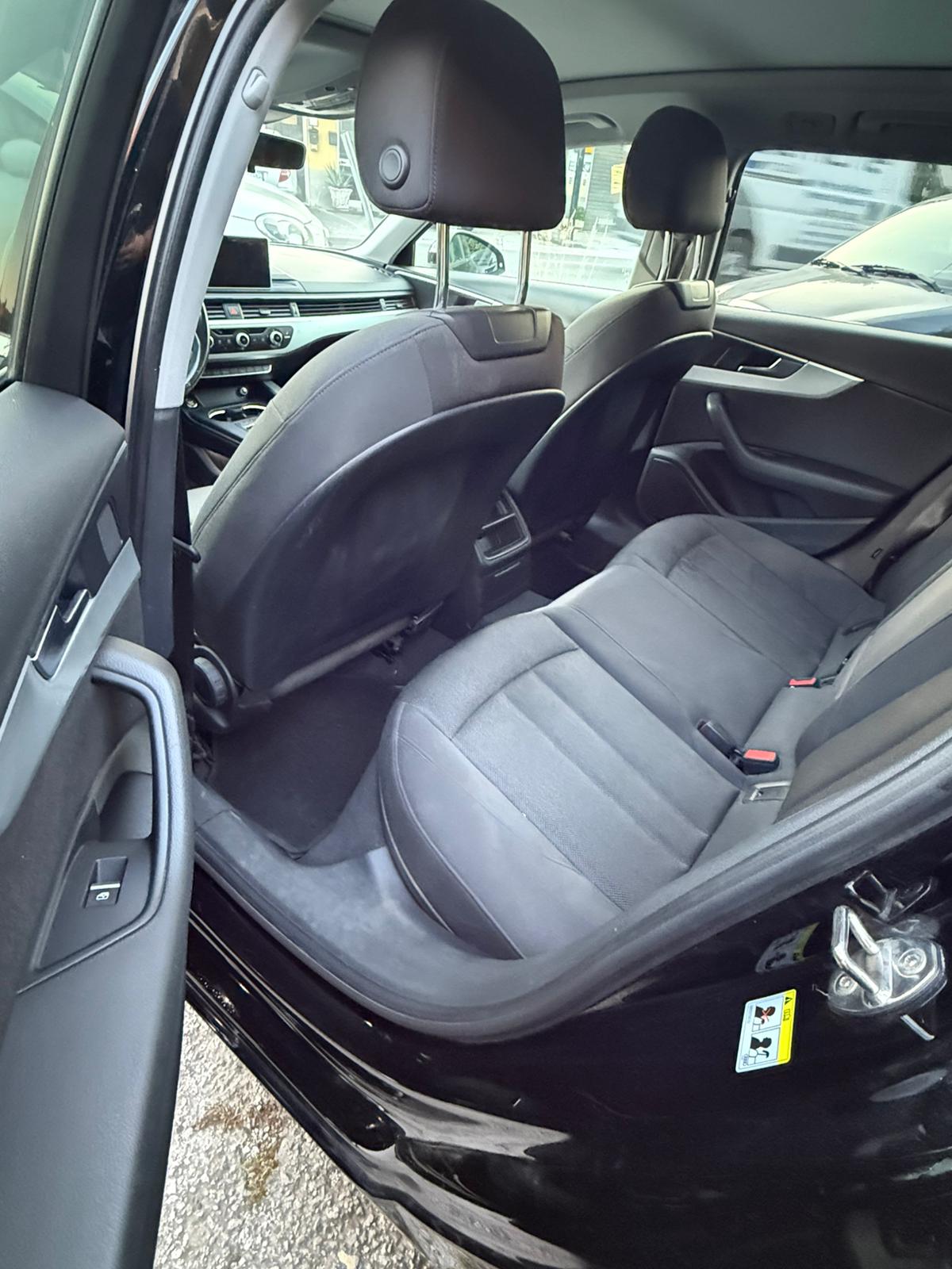 
Audi A4 avant 2.0 TDI 190 CV full									