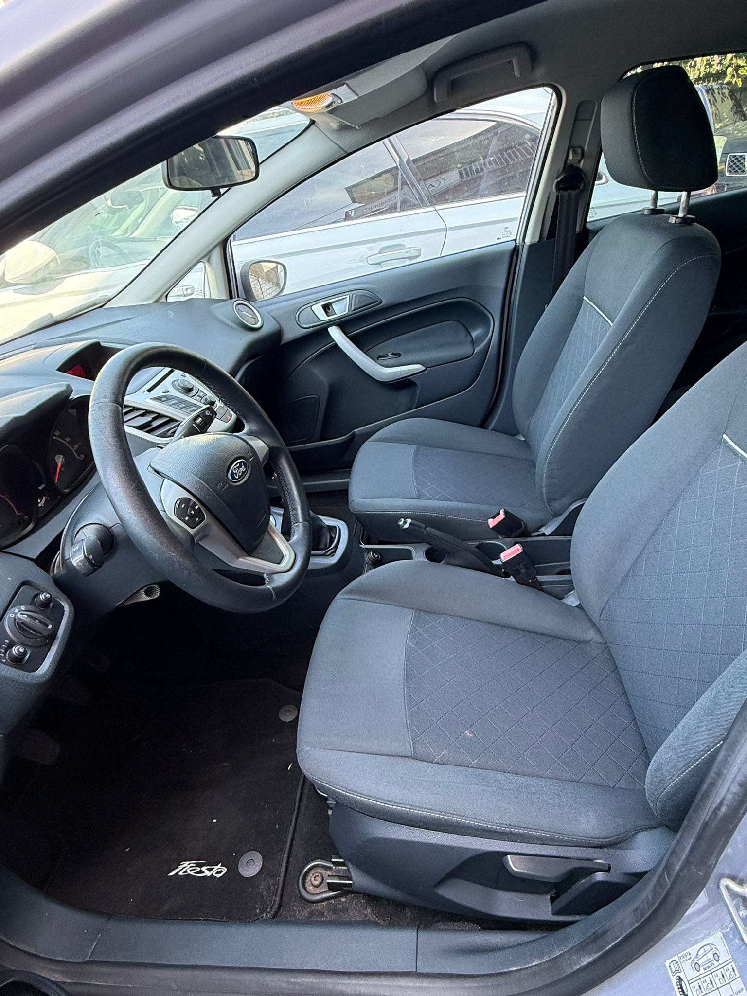 
Ford Fiesta 1.4 TDCI 2012 full									