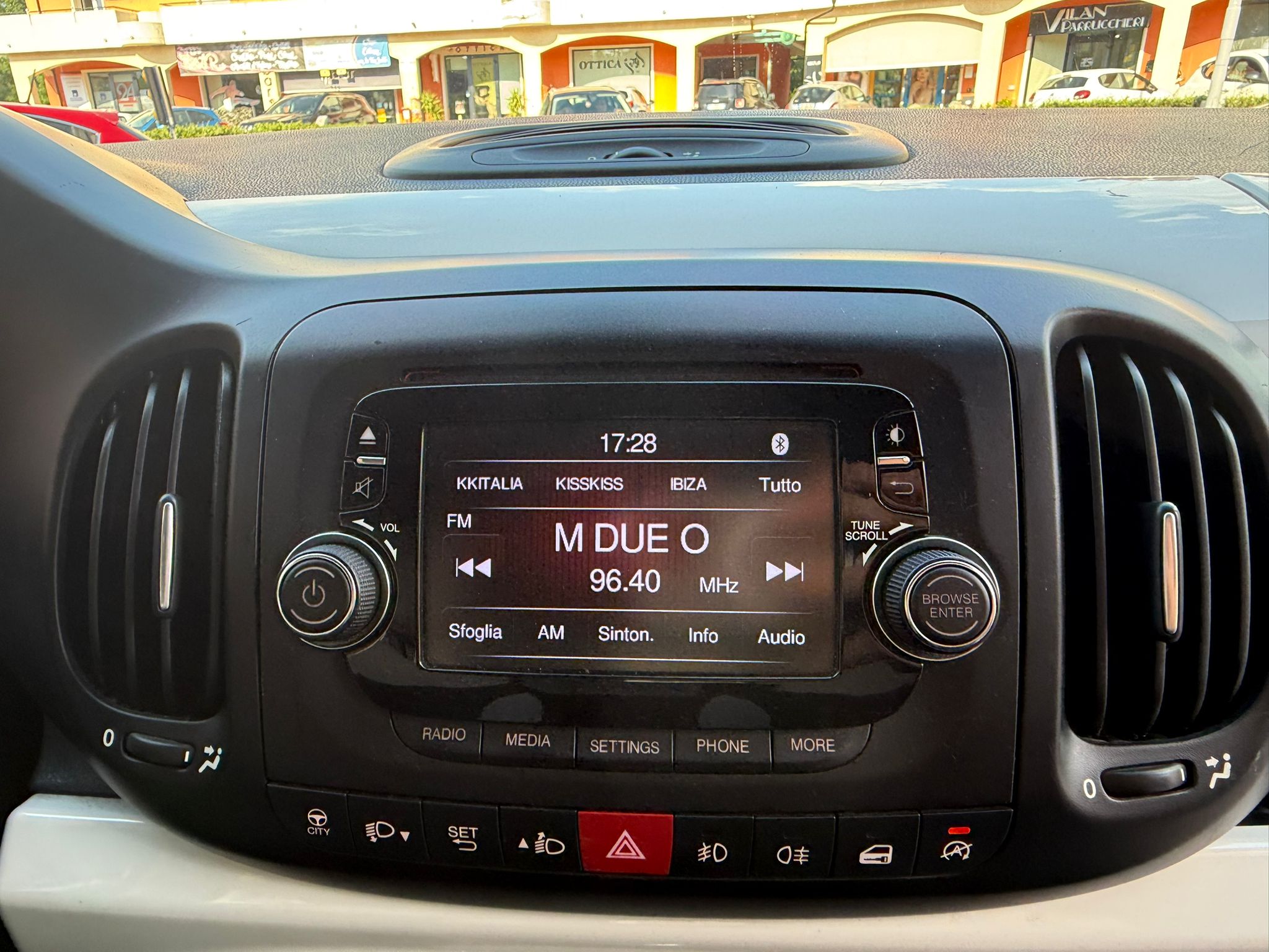 
Fiat 500L 1.3 mjt Lounge 2013 full									