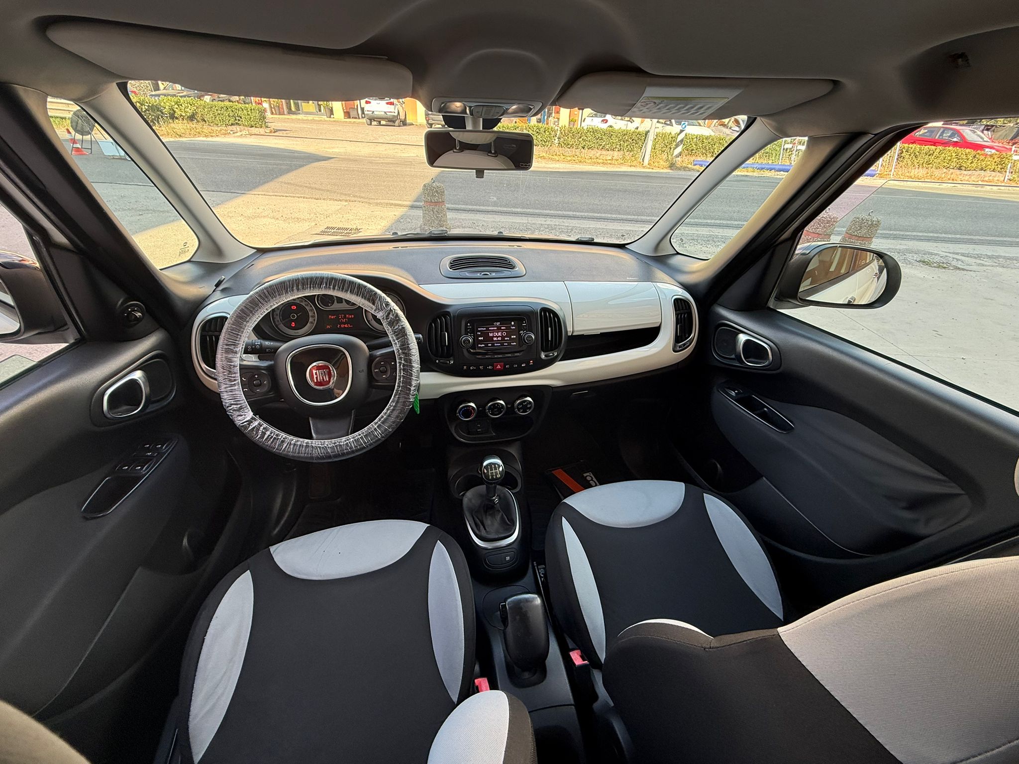 
Fiat 500L 1.3 mjt Lounge 2013 full									