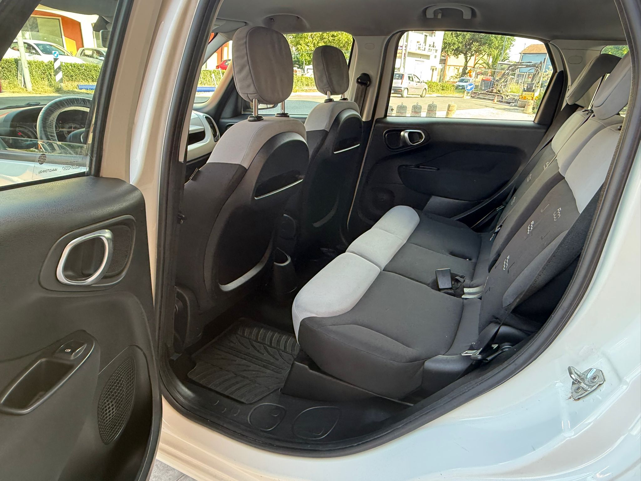 
Fiat 500L 1.3 mjt Lounge 2013 full									