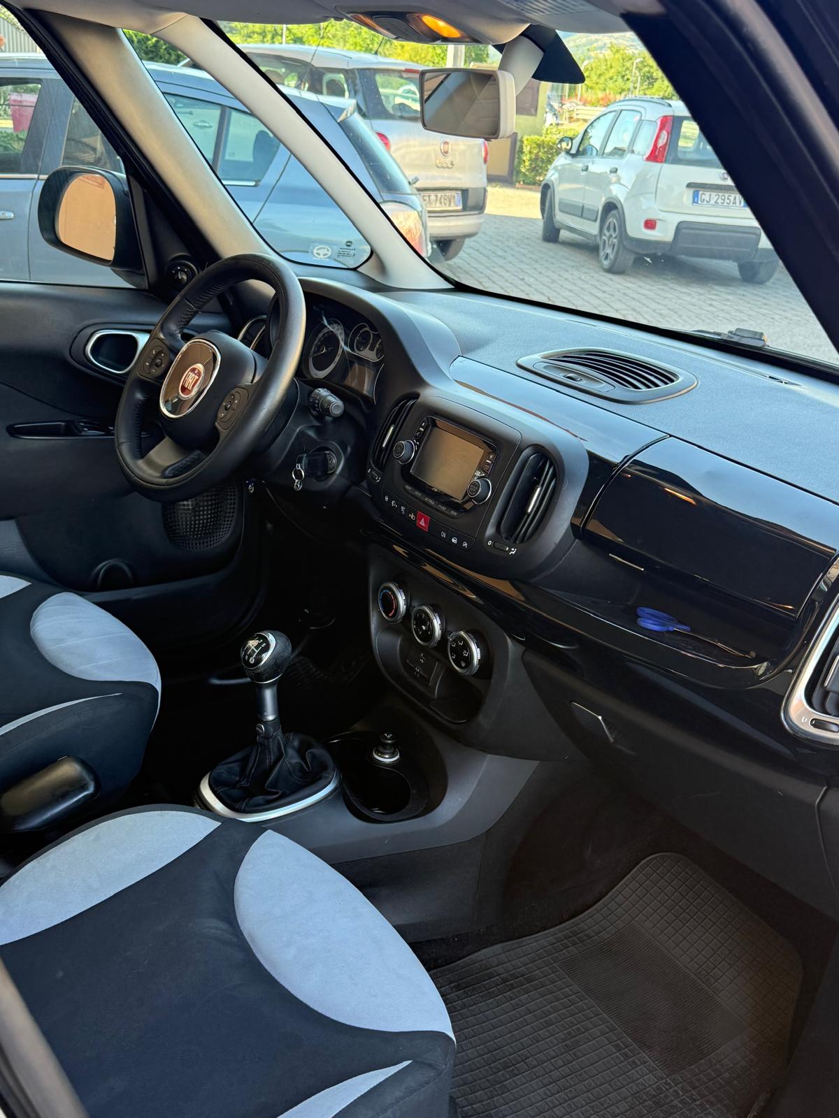 
Fiat 500L 1.3 MJT pop star 2015 full									