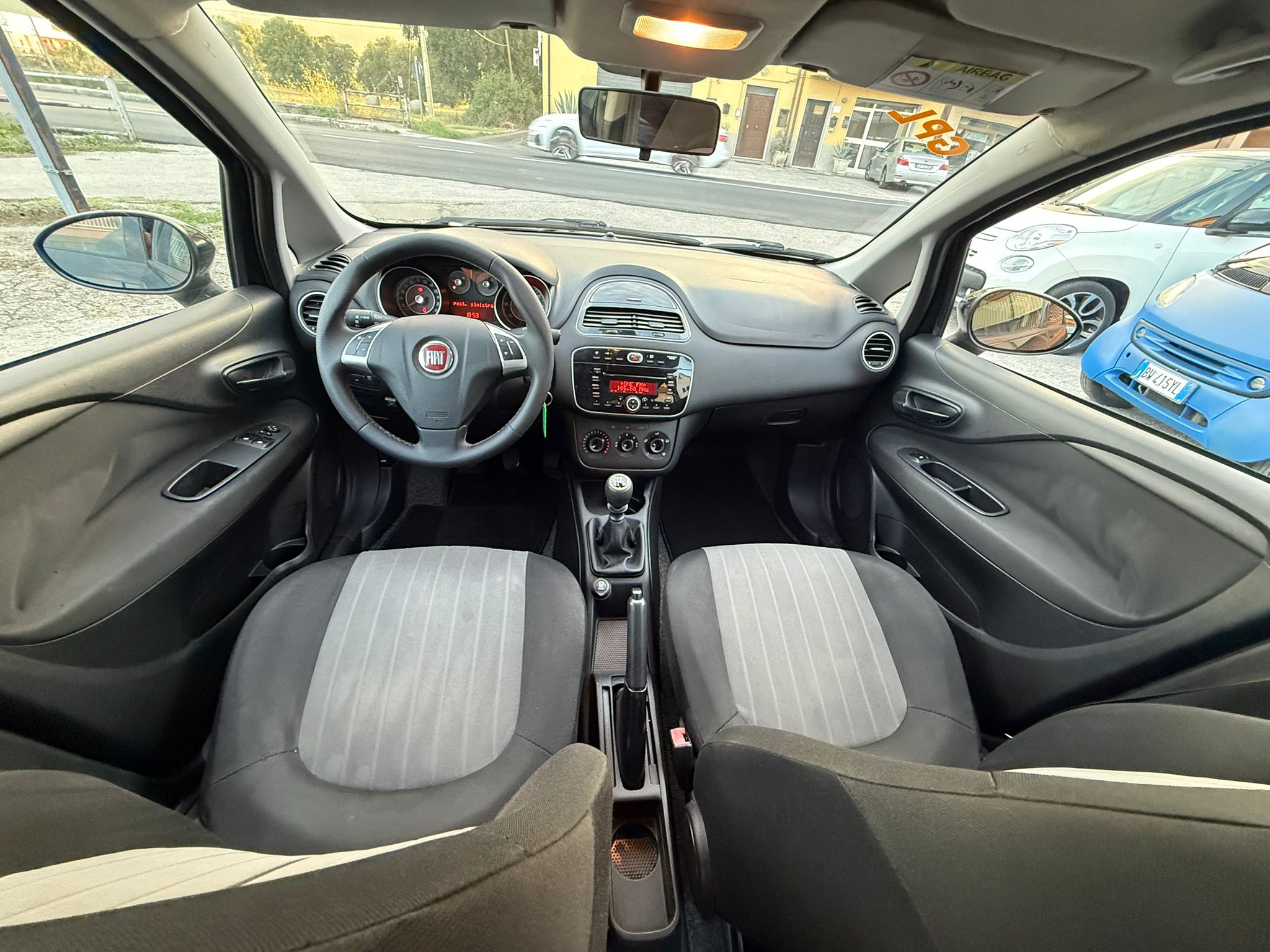 
Fiat Punto 1.2 gpl 2017 full									