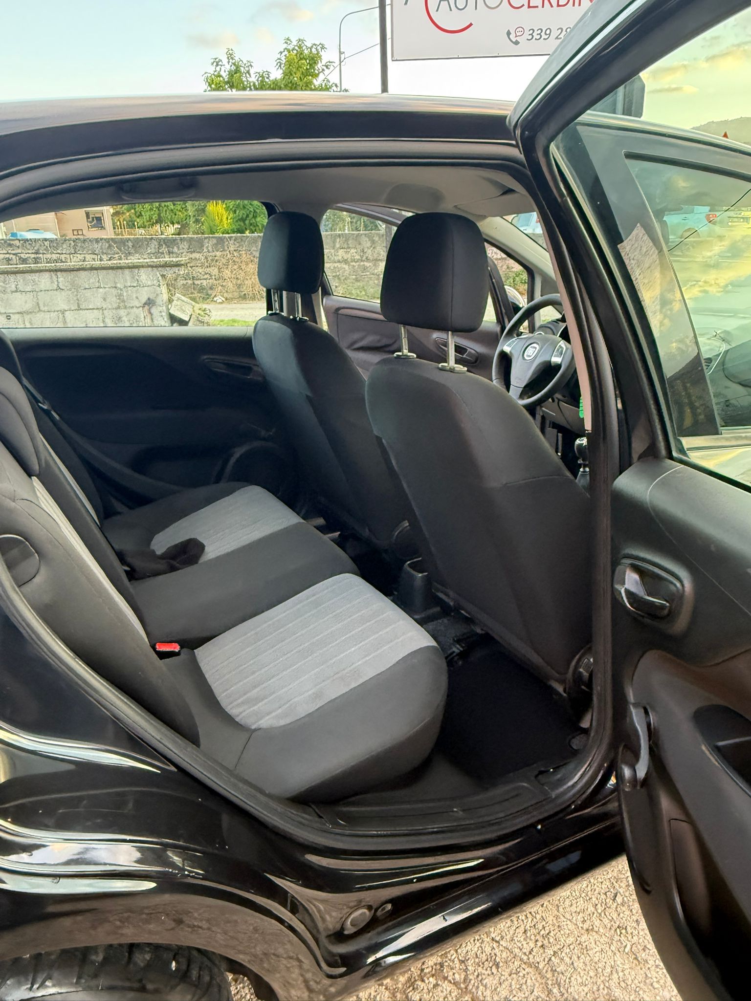 
Fiat Punto 1.2 gpl 2017 full									