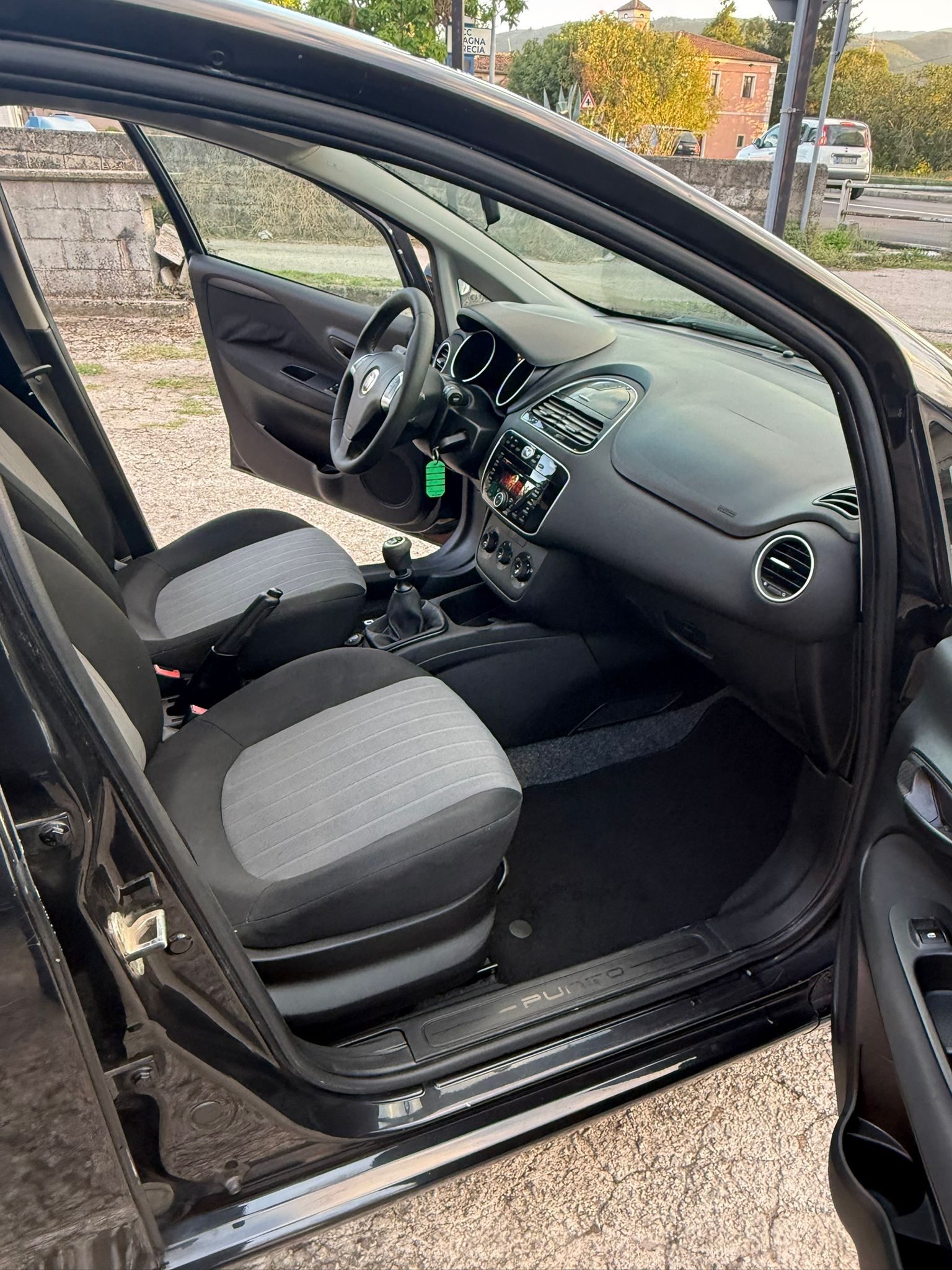 
Fiat Punto 1.2 gpl 2017 full									