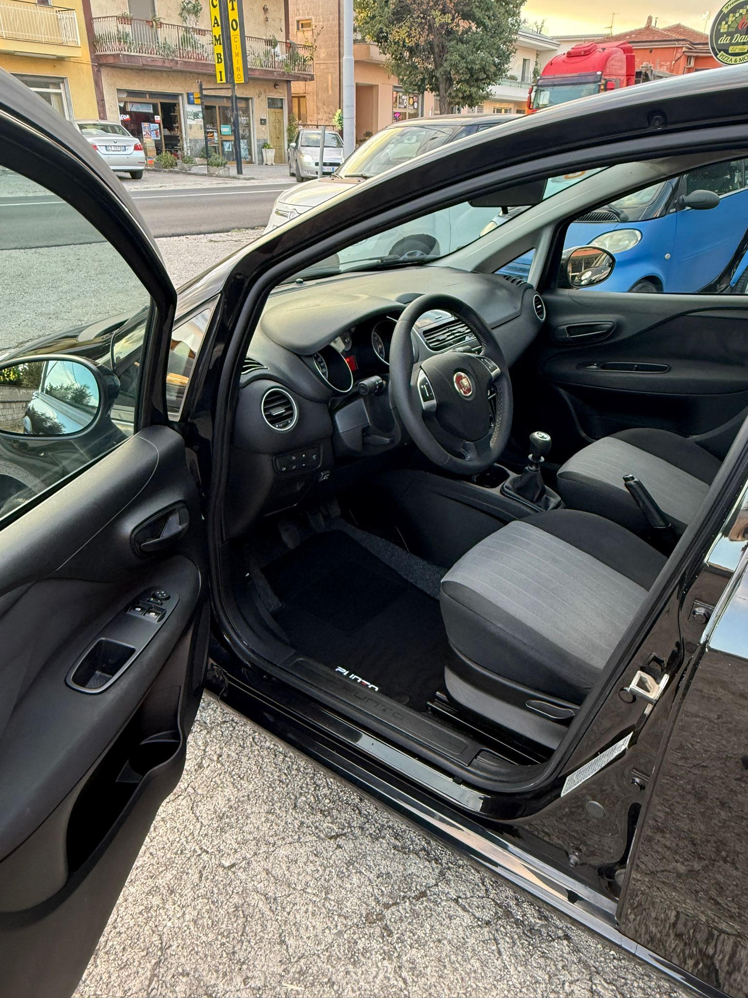 
Fiat Punto 1.2 gpl 2017 full									