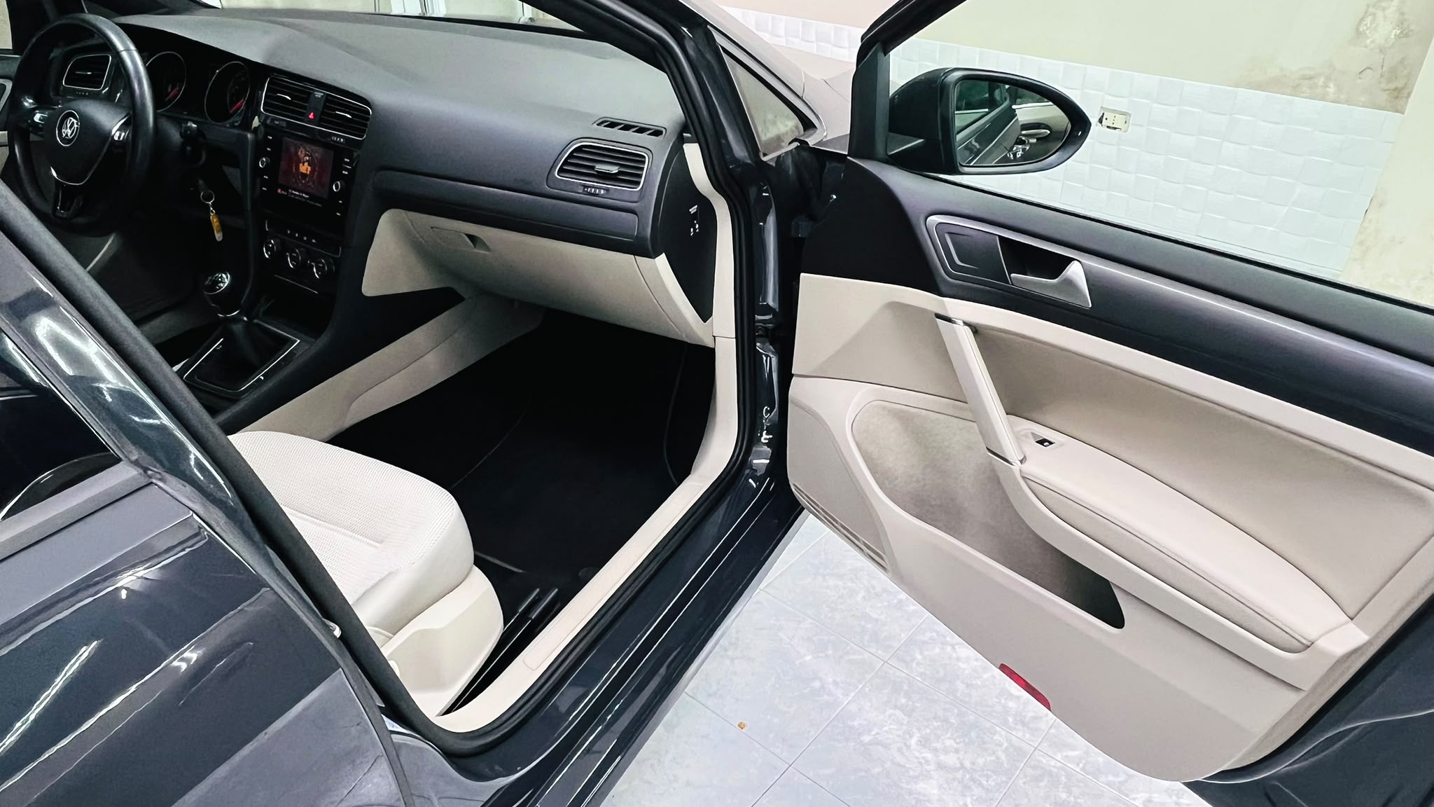 
								Volkswagen Golf Golf VII 2017 5p 5p 1.6 tdi Highline 115cv full									